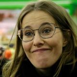 Выступающая против пластики Ксения Собчак прибежала менять внешность к хирургу