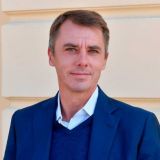 Петренко рассекретил трех дочерей от красавицы-жены