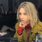 На полу, на капоте и в душе: развратные кадры голой дочери Салтыковой с мужиком попали в сеть (видео)