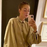 Беременна? Бросившая спорт Мария Шарапова спрятала живот под свободной одеждой