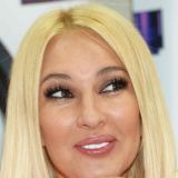 Ушедшая с Муз-ТВ Кудрявцева впервые после операции показала грудь