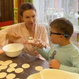 Особенный сын сравнил Бледанс с курицей