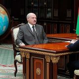 Отказался выходить к людям: у Лукашенко заподозрили коронавирус