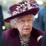 Королева Елизавета II сбежала из дворца из-за коронавируса