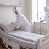 Число заболевших коронавирусом в России за сутки возросло на десятки человек