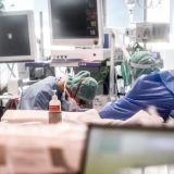 Заразившие друг друга члены семьи скончались от коронавируса за неделю