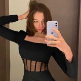 Плевать на всех: прилетевшая с Мальдив Кафельникова сбежала с карантина на маникюр