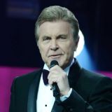 Мог заразить: Укупник и Хазанов закрылись дома после контакта с больным Лещенко