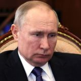 Путин утвердил экстренные меры по борьбе с коронавирусом в России