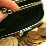 Свести концы с концами: как выживают лишившиеся работы из-за коронавируса Пугачева и Галкин