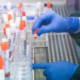 Жидкие перчатки: в России создали уникальное средство против коронавируса