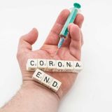 Назван срок появления вакцины от коронавируса в России