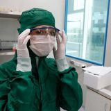 Коронавирус в России массово косит врачей