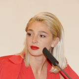 Знаменитая певица резко отреагировала на нападки Ивлеевой