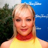 Вышла на связь: Буланова показала опухшее после болезни лицо