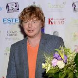 Популярные артисты начали спиваться в изоляции