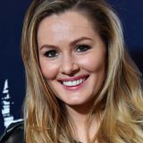 Ни грамма косметики: Кожевникова показала себя без макияжа