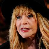 Могла инфицировать всю семью: к домработнице Пугачевой экстренно выехали врачи