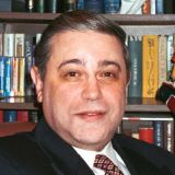 Молодая жена пичкает Петросяна одним тестом