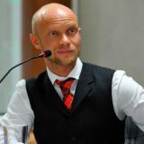 Хрусталев сдал тест на инфицирование после незащищенного контакта с Ургантом