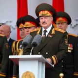 Снизилось в два раза: странное заявление Лукашенко о коронавирусе в Белоруссии