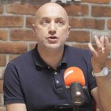 Прилепин рассекретил лицо жены