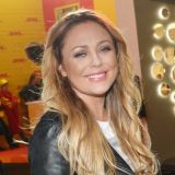 Тайный любовник высыпал на могилу Началовой машину роз