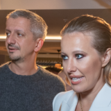 Все лицо в морщинах: Что Богомолов сотворил с Собчак