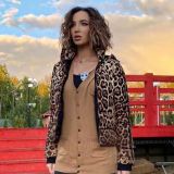 Нарядившуюся в школьную форму Бузову сравнили с женщиной легкого поведения