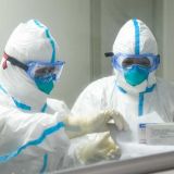 Мутацию коронавируса назвали причиной новой вспышки эпидемии в Китае