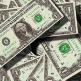 Стоит ли менять рубли: доллару предрекли укрепление