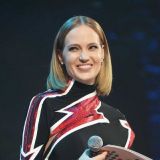 Глюкоза оголила прелести на публике