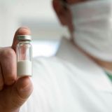 В России разработали вакцину от коронавируса в виде капель для носа 