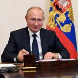 Путин поздравил дозвонившегося ему Трампа