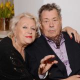 Хватит на даче сидеть: бедствующую вдову Караченцова отправили зарабатывать на кусок хлеба