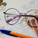 Россияне стали меньше тратиться на ЖКХ