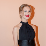 Асмус в халате пожаловалась на отсутствие мужской ласки 