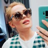 У Зои Бербер сместилась челюсть во время поцелуя