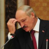 Политолог заявил об обрушении рейтинга Лукашенко перед выборами