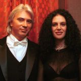 Королева секса: веселая вдова Хворостовского порезвилась на траве после стаканчика 