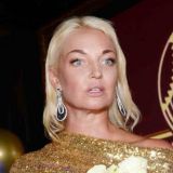 Волочкова на фоне полуголого мужчины: Я не знаю, как уехать из этого дома