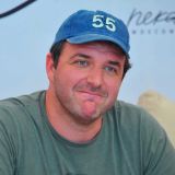 Полуголого Максима Виторгана сняли в постели с двумя знаменитыми блондинками