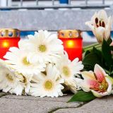 Умерла на руках у дочери: люди несут цветы к могиле Утяшевой