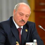 Лукашенко рассказал о зависти россиян и украинцев к белорусам