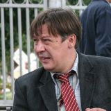 Адвокат семьи погибшего в ДТП объяснил отказ Ефремова признавать вину