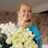 Волочкова оправдалась за связь с женатым генералом: У меня все не как у людей