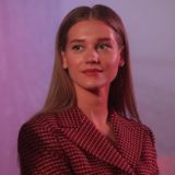 Народ беснуется под фото Асмус в мини-шортах