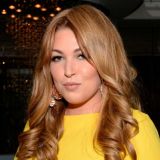 Дубцова заинтриговала народ букетом от тайного поклонника