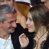 Богомолов обнародовал необычный подарок от Собчак