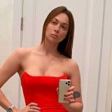 Настасья Самбурская остается стройной без посещения спортзала